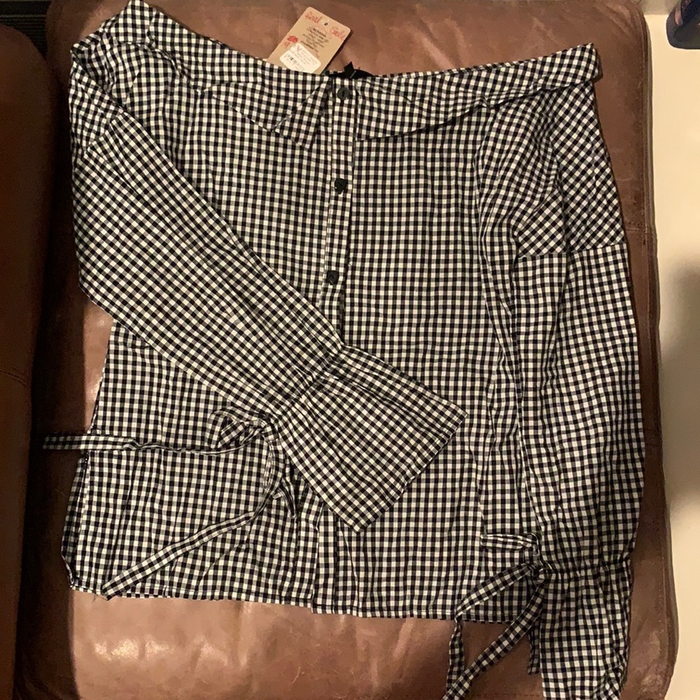 NWT off-the-shoulder checkered top